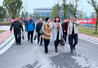 市政府副秘書(shū)長(zhǎng)胡曉玲率隊(duì)考察資陽(yáng)口腔職業(yè)學(xué)院