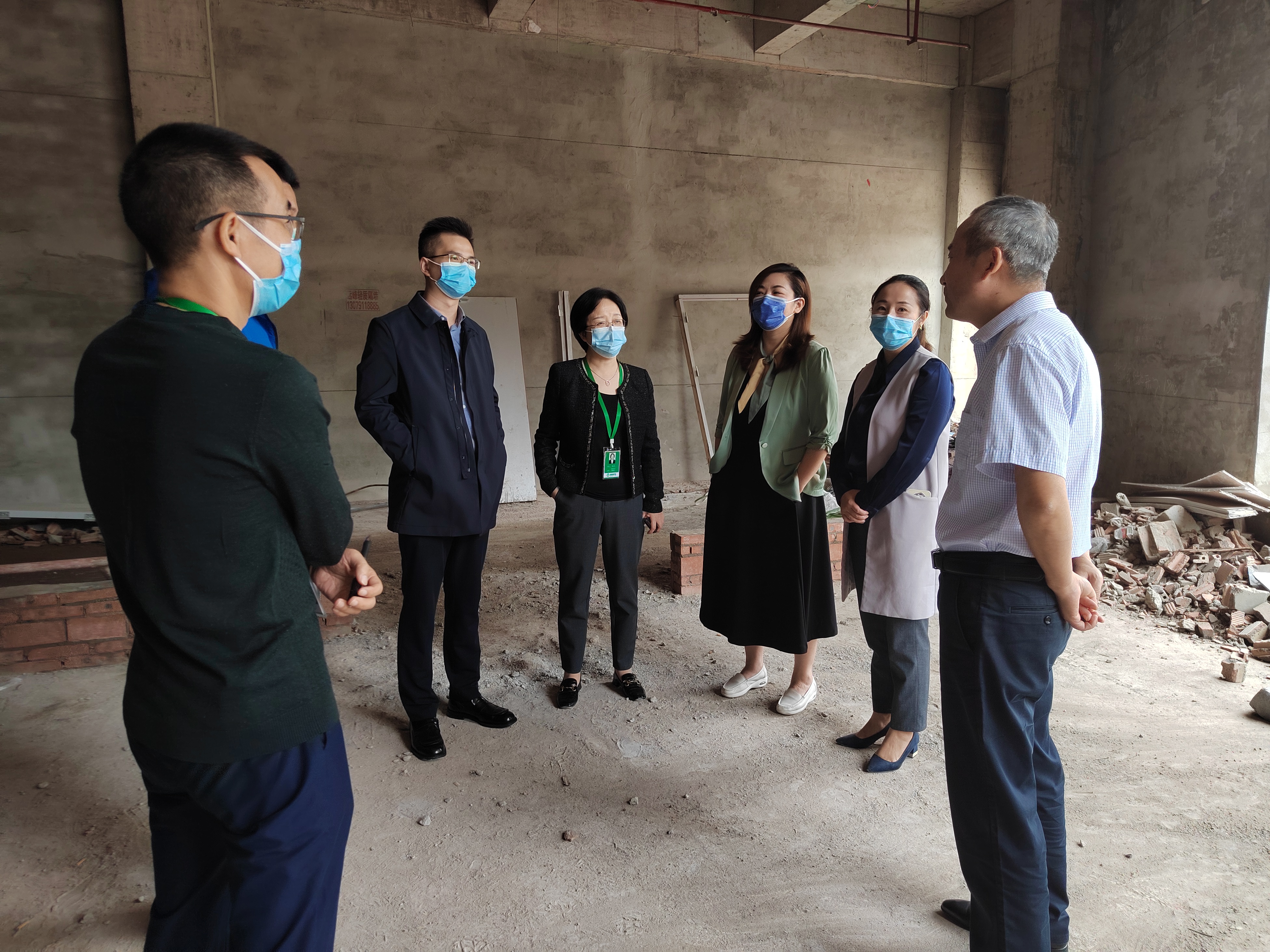 西南醫(yī)投集團(tuán)黨委書(shū)記、董事長(zhǎng)黃露帶隊(duì)開(kāi)展“國(guó)慶節(jié)”節(jié)前安全與疫情防控專(zhuān)項(xiàng)檢查