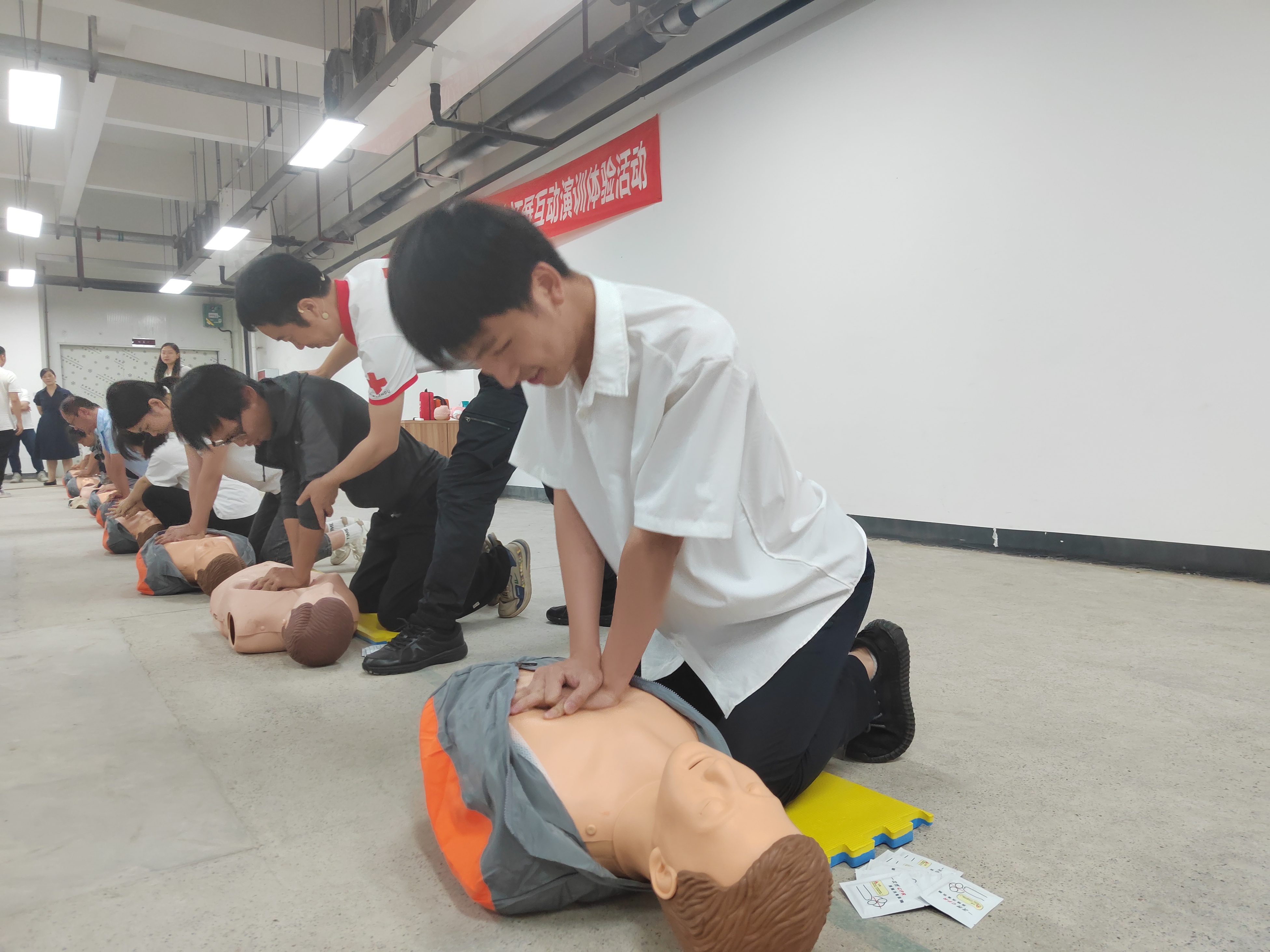 強(qiáng)基固壘，防患未然——西南醫(yī)投集團(tuán)開(kāi)展消防拓展互動(dòng)演訓(xùn)活動(dòng)