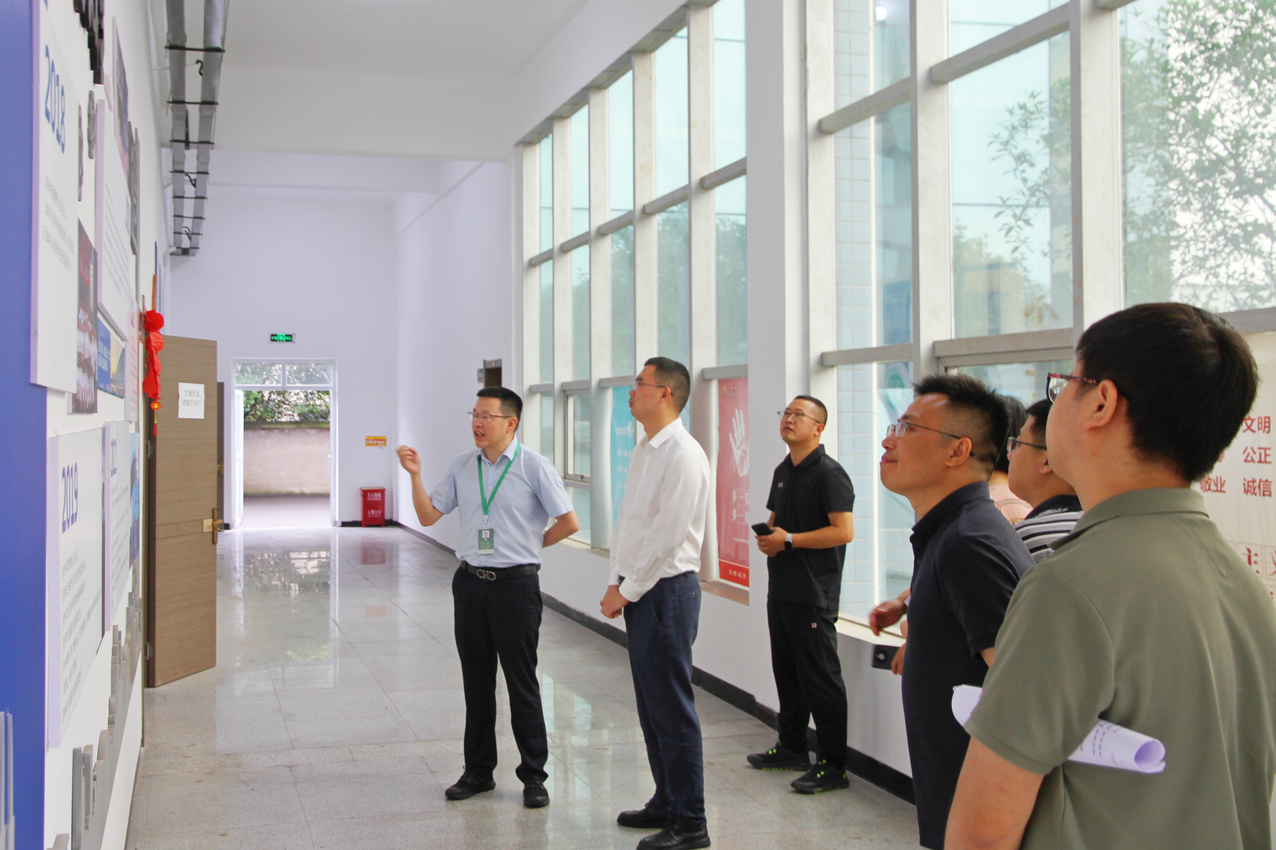 龍馬潭區(qū)委常委、組織部部長(zhǎng)汪世平率隊(duì)考察調(diào)研市醫(yī)藥公司